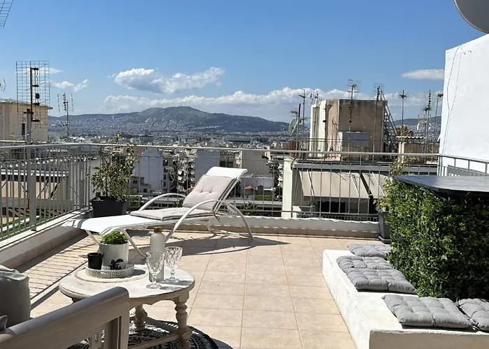 Small Oasis-Ueber Den Daechern Von Athen